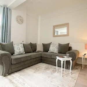 https://k-suites-kauto-star-suite.cardiffhotelswales.com